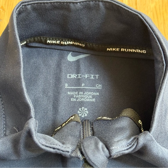NIKE WOMENS DRI-FIT ELEMENT 1/2 ZIP - Picture 4 of 5
